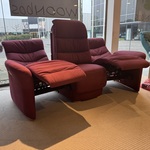 3-zits bank, rood ecoleder, elektrisch verstelbare relaxfunctie